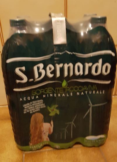 Acqua minerale S. Bernardo 