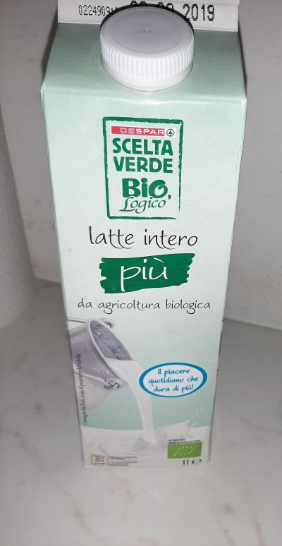 Latte intero biologico