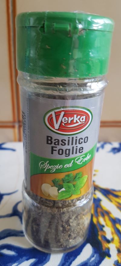 Basilico in foglie