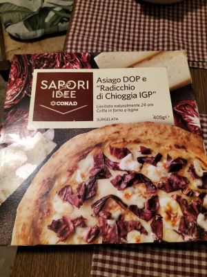 Pizza Asiago DOP e radicchio di Chioggia IGP